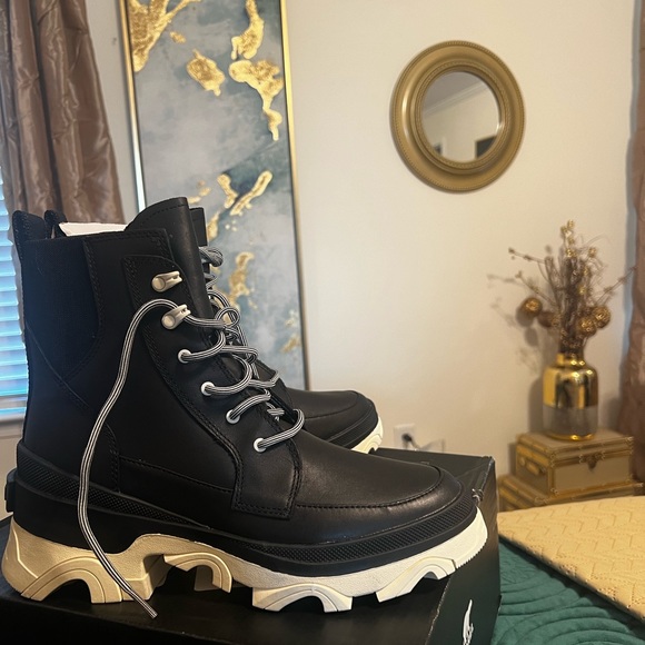 Sorel Women Boots - Picture 6 of 7